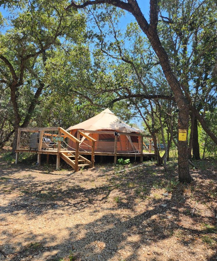 Al'S Hideaway Glamping Tents Ξενοδοχείο Pipe Creek Εξωτερικό φωτογραφία